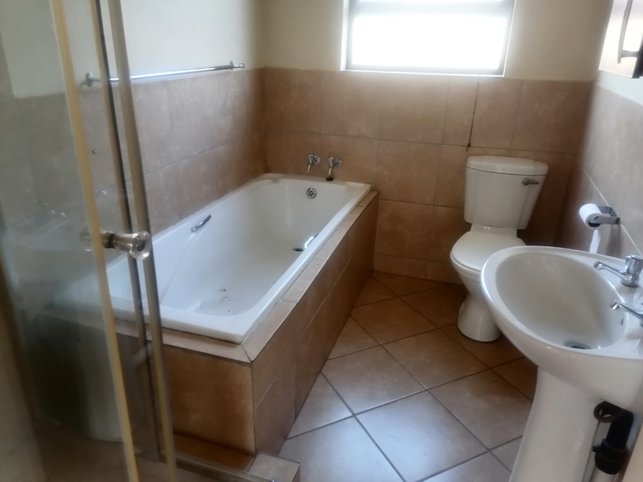 To Let 3 Bedroom Property for Rent in Pinehaven Free State